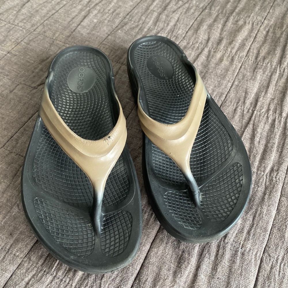 OOFOS Original Recovery Sandal. Unisex size 42 - Picture 1 of 7
